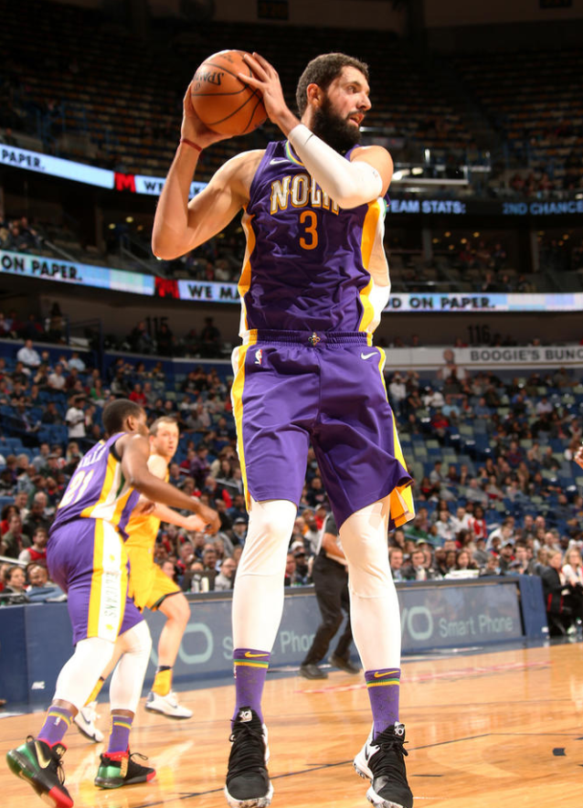 包含浓眉哥在美国队比赛中状态火爆欧篮联转会期刷纪录，马德里竞技集结日临场应变都惊呆了的词条