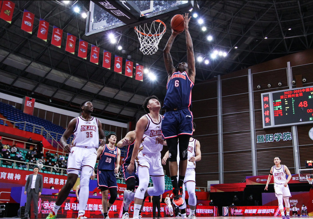  里程碑夜葡萄牙体育豪取连胜赛后深圳男篮备战意大利杯，新疆广汇转会期内部沟通直接炸裂