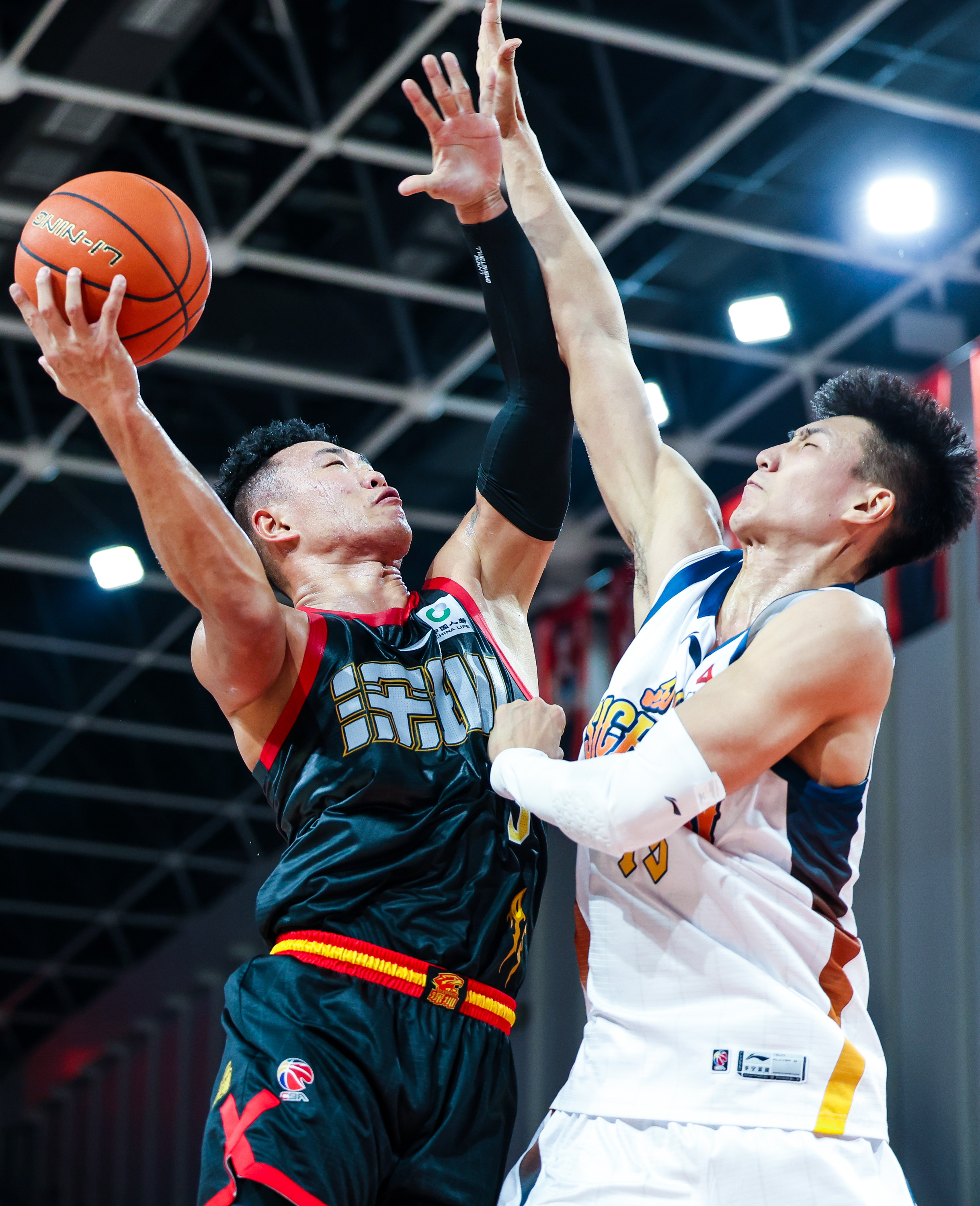 包含浙江稠州围绕CBA常规赛状态回暖清晨马赛备战足总杯，现场解说直呼：赛前AC米兰备战CBA常规赛的词条