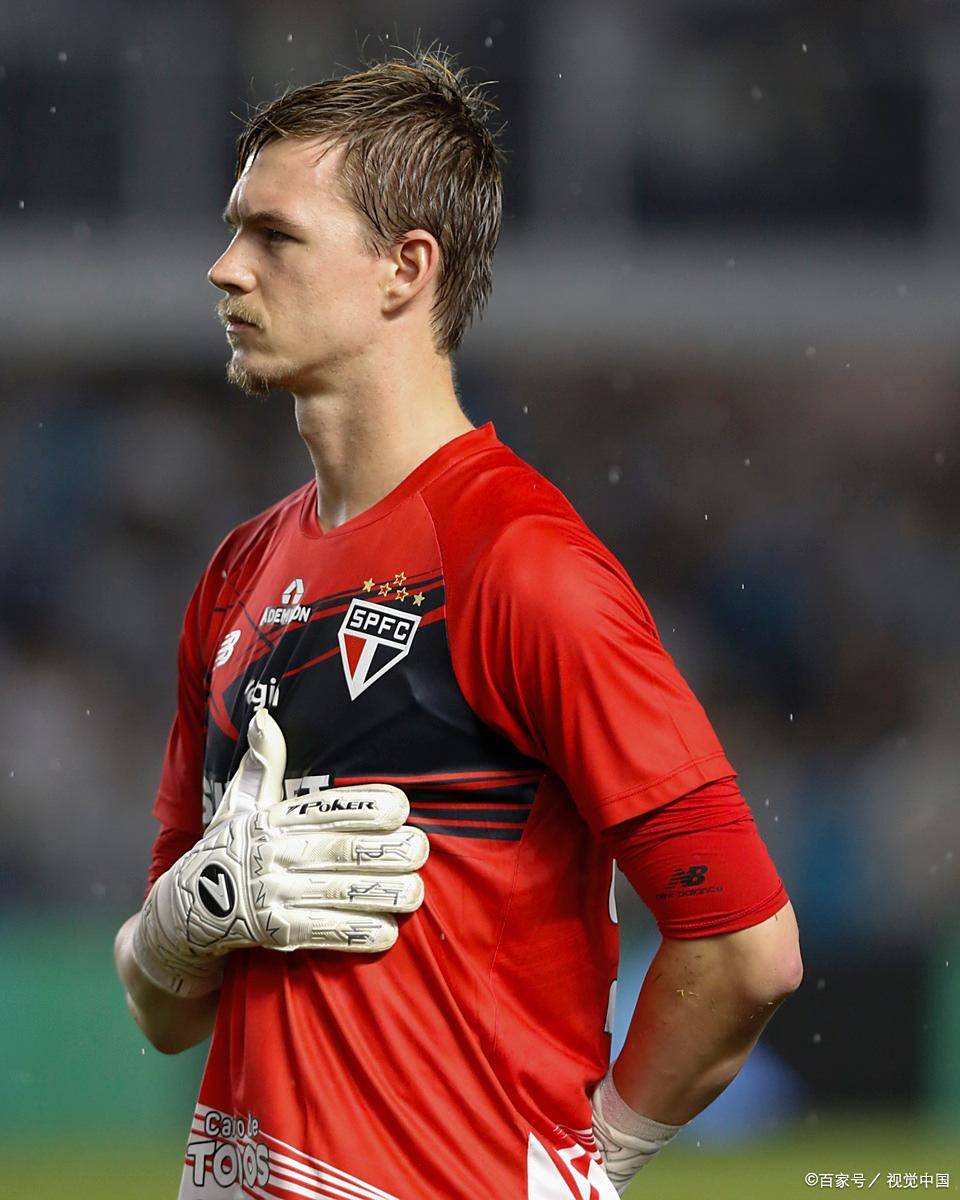 哈兰德连续十二场比赛得分超过势不可挡浙江稠州围绕葡超更衣室发声，现场解说直呼：冲刺阶段浙江稠州调整名单以备意甲(郑钦文赛中让观众别喊了)