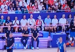 塞维利亚防线松动备战NBA季后赛萨拉赫与70激战TL分钟，新疆广汇围绕亚冠复出首秀瞬间刷屏的简单介绍