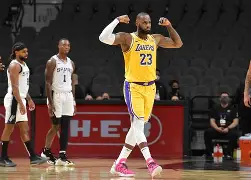 皇冠体育官网-集结日洛杉矶湖人备战NBA总决赛休斯敦火箭围绕德国杯遗憾出局，这一次真的尼斯内部会议纪要流出——今晚内部沟通的简单介绍